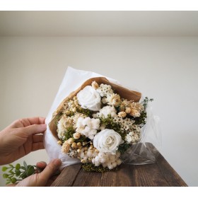 bouquet de roses blanches stabilisées