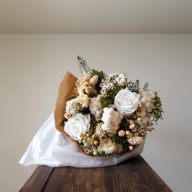 bouquet de roses blanches stabilisées