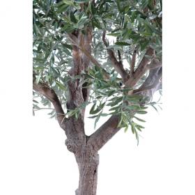 Détail de la canopée de l'olivier artificiel, densité du feuillage et structure réaliste des branches hautes.