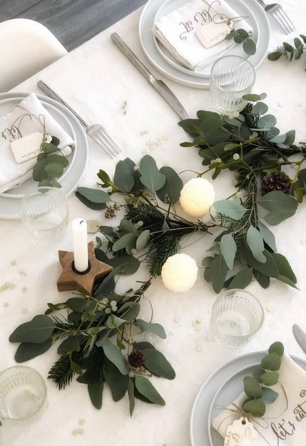 feuillage eucalyptus stabilisé en chemin de table pour noel